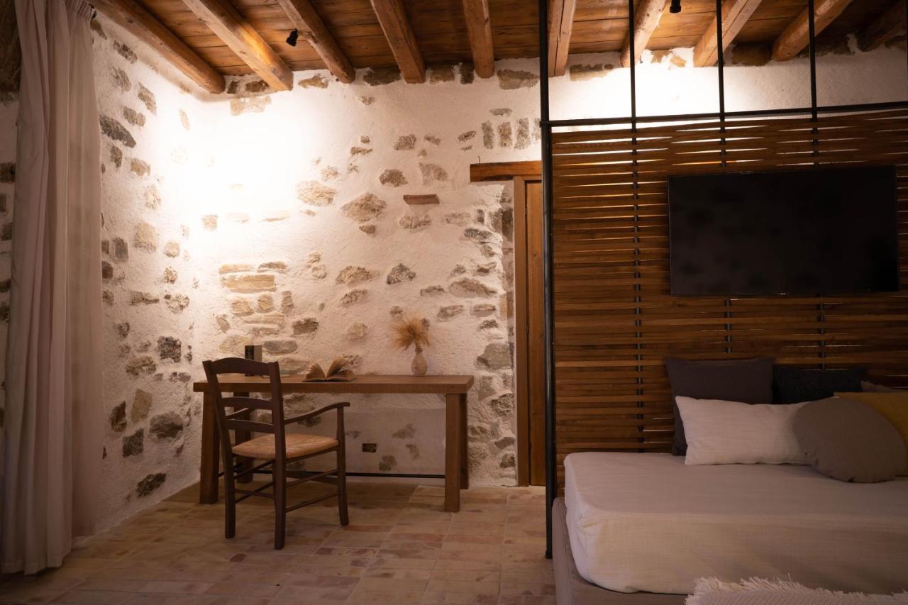 Borgo Delle Pietre Hotel ปอร์โต เอมเปโดเกล ภายนอก รูปภาพ