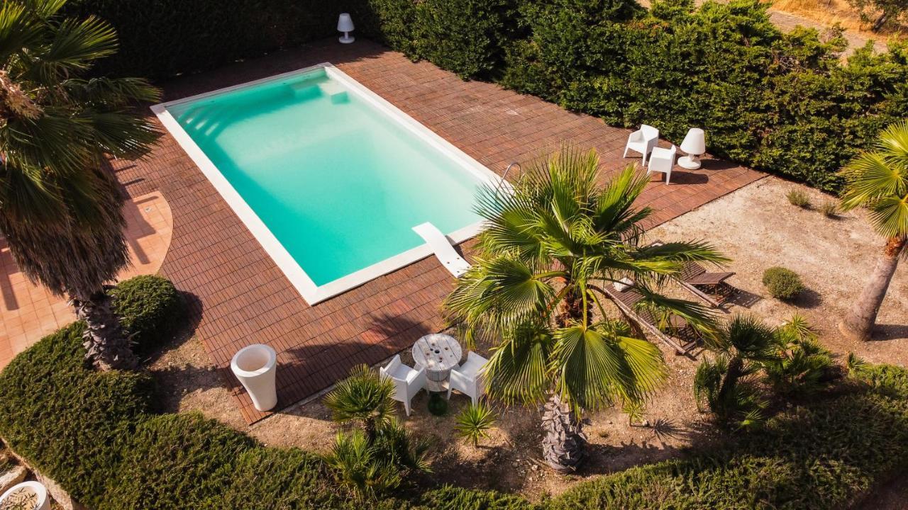 Borgo Delle Pietre Hotel ปอร์โต เอมเปโดเกล ภายนอก รูปภาพ